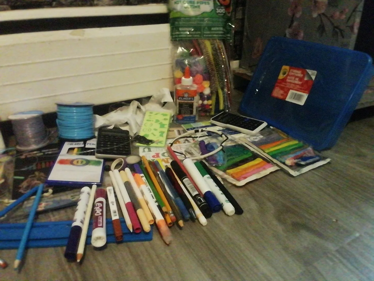 Craft supplies bundle image indicator(3)