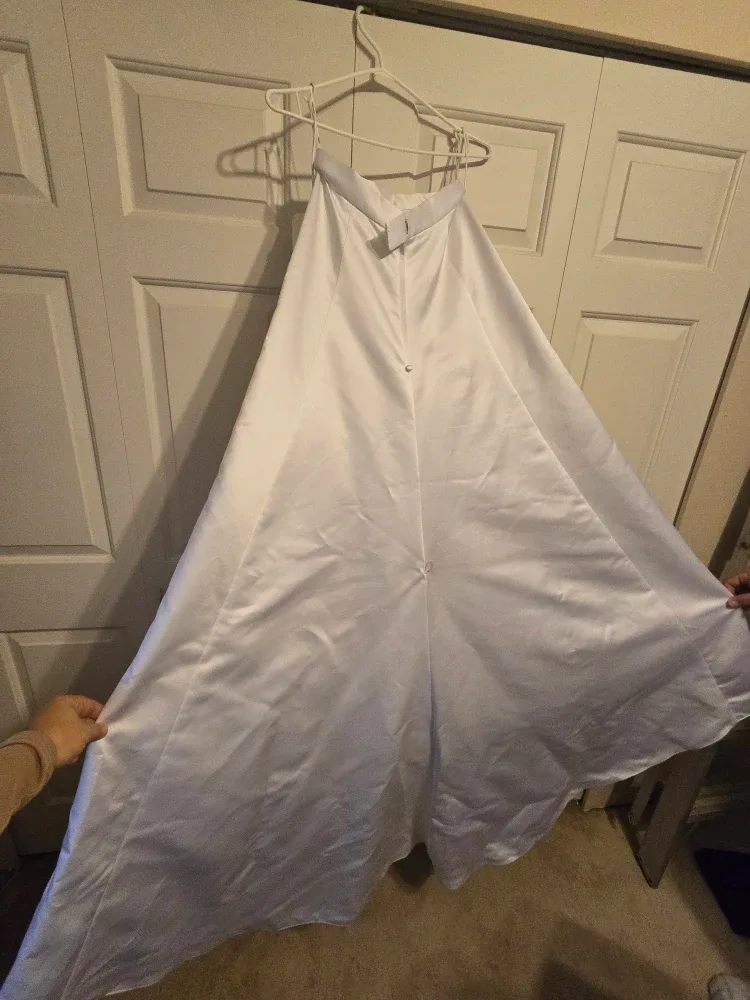 White Wedding Dress - Size 8 image indicator(8)