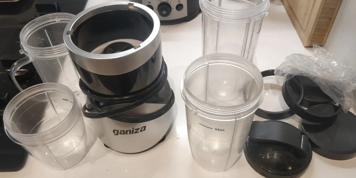 Ganiza Personal Blender Cups and Base ( Read Description)