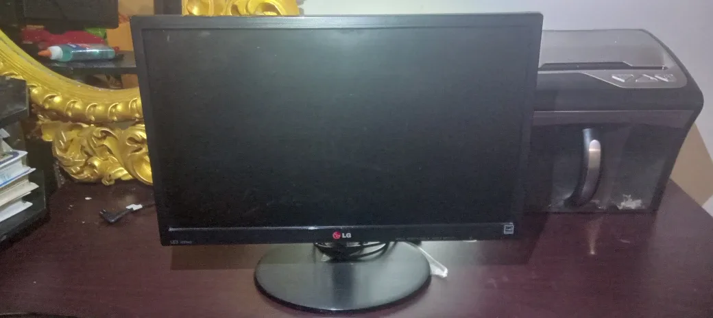 LG Flatron 22EN43T-B Monitor thumbnail