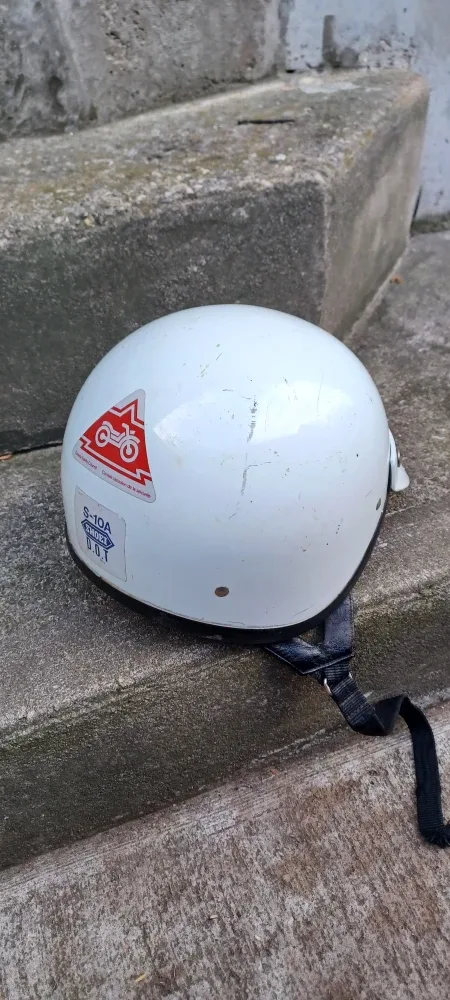 White Helmet image indicator(2)