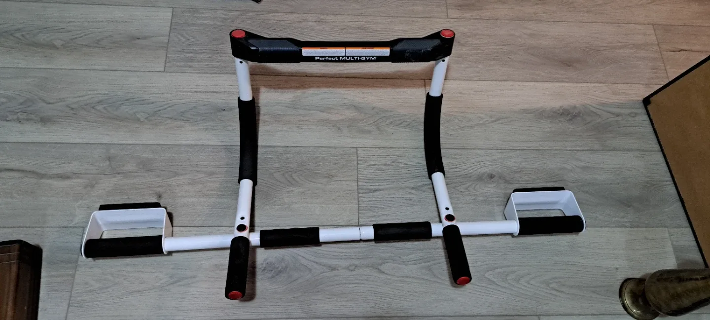 Perfect Multi-Gym Doorway Pull-Up Bar image indicator(2)