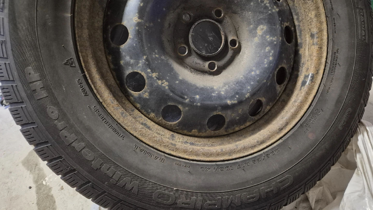 (235/65/17)Hyundai Santa Fe winter tire/rim set - photo 4