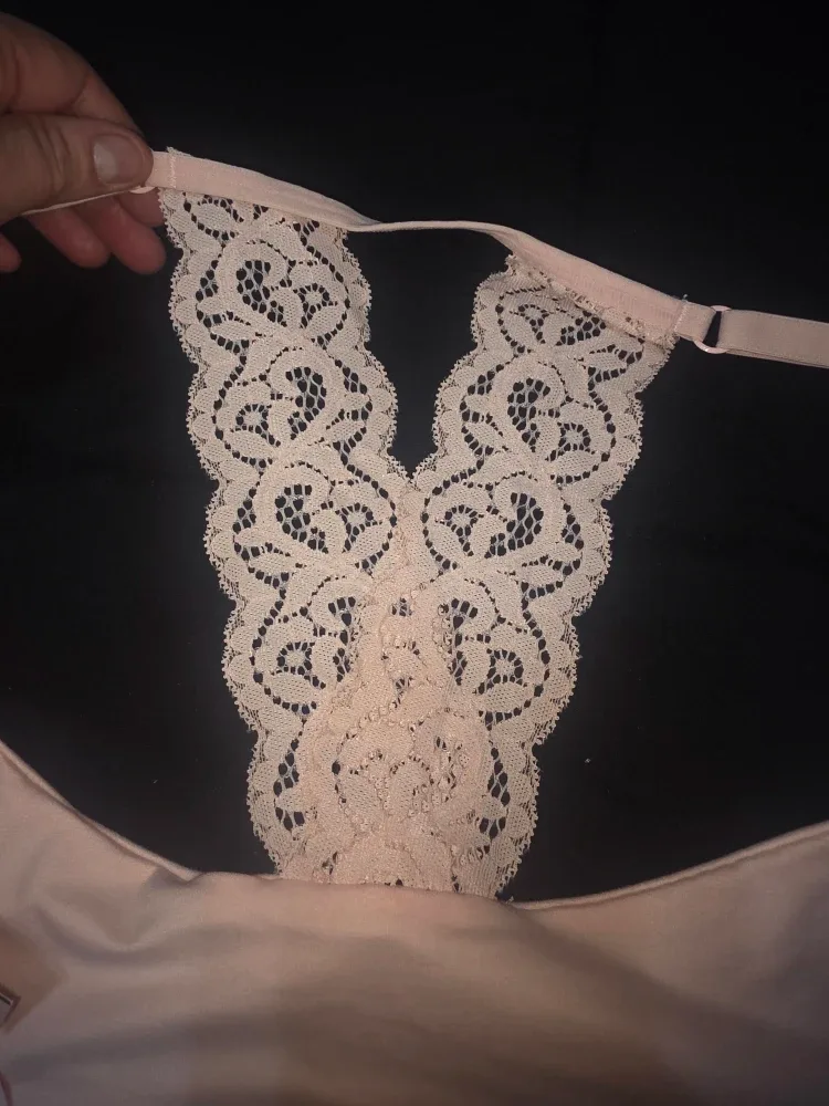 Victoria's Secret 32DDD Bra image indicator(4)