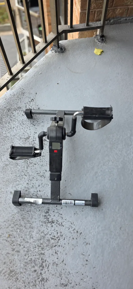 Portable Under Desk Bike Pedal Exerciser image indicator(2)