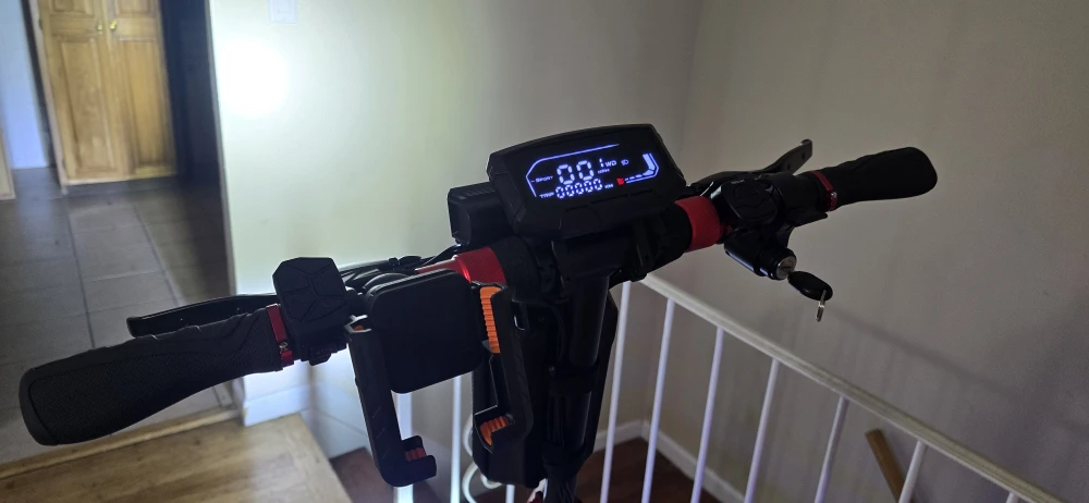 Engwe Y600 Electric Scooter - Like New! - photo 3