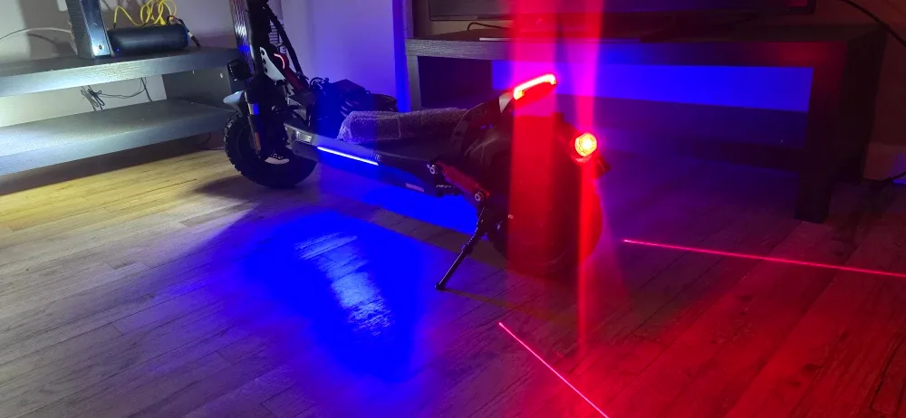 Engwe Y600 Electric Scooter - Like New! image indicator(4)