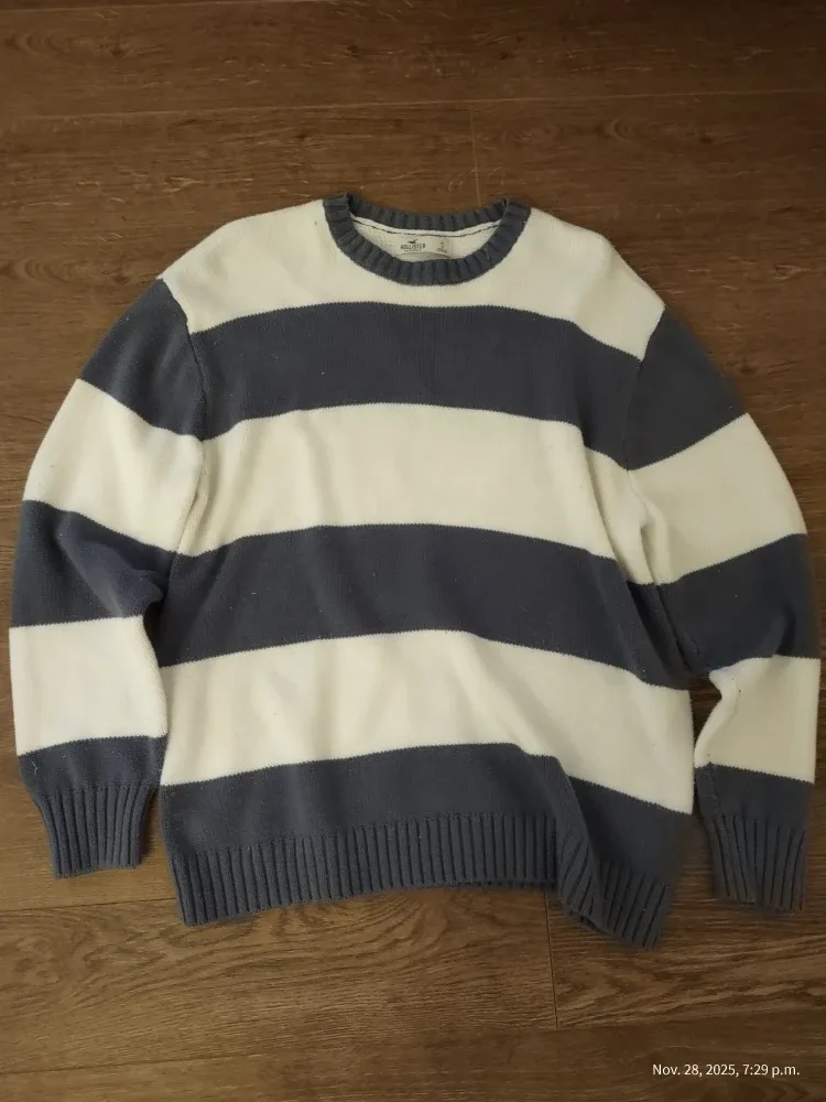 Hollister Striped Sweater - Size Small image indicator(3)