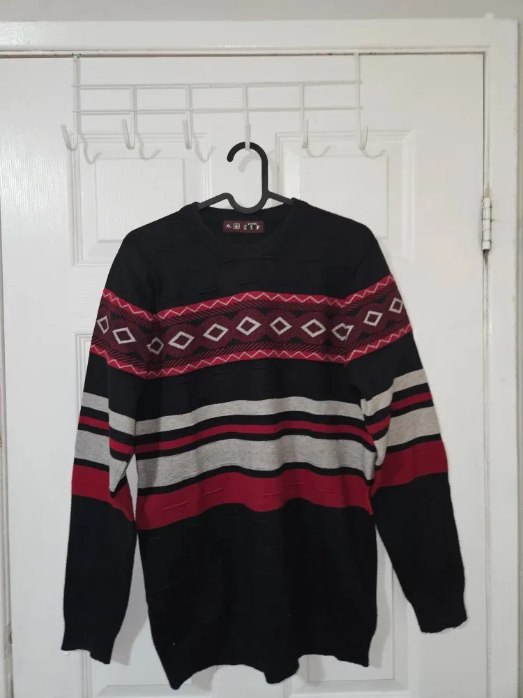 Striped Pattern Sweater - Black, Red, Grey