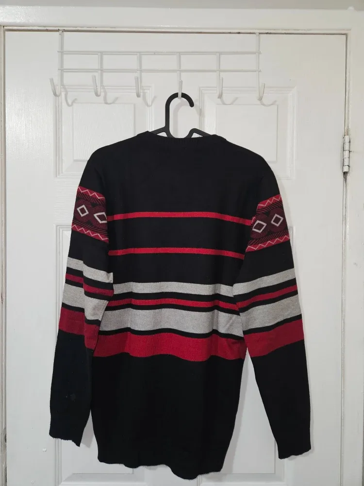 Striped Pattern Sweater - Black, Red, Grey image indicator(2)
