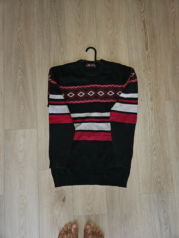 Striped Pattern Sweater - Black, Red, Grey image indicator(4)