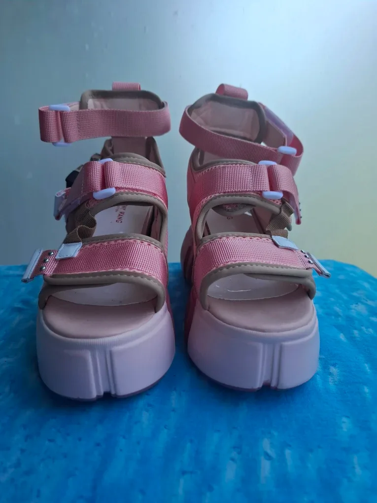 Sandales Demonia roses