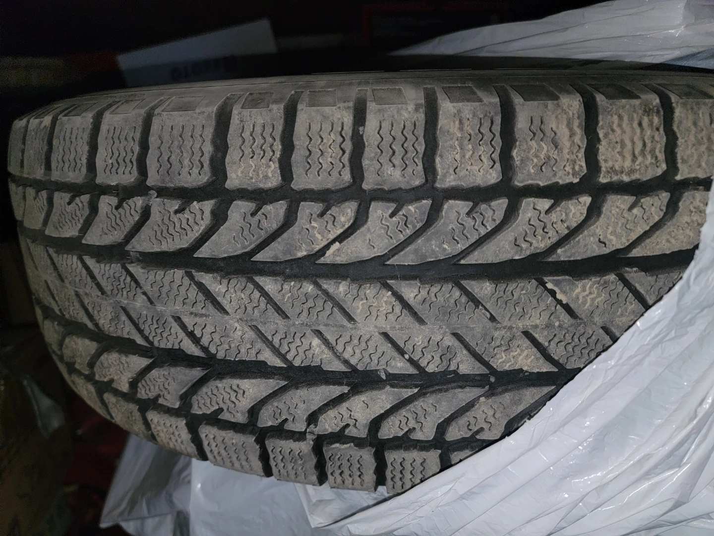 BFGoodrich Winter Tire 225/65R17 102S - photo 3