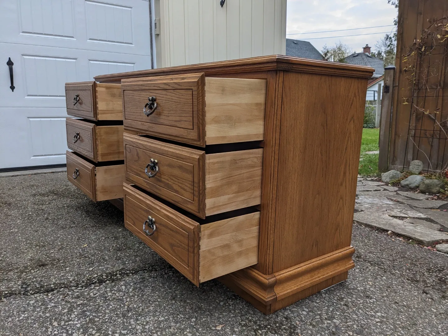 Kroehler 9 Drawer Triple Dresser in Solid Oak image indicator(8)