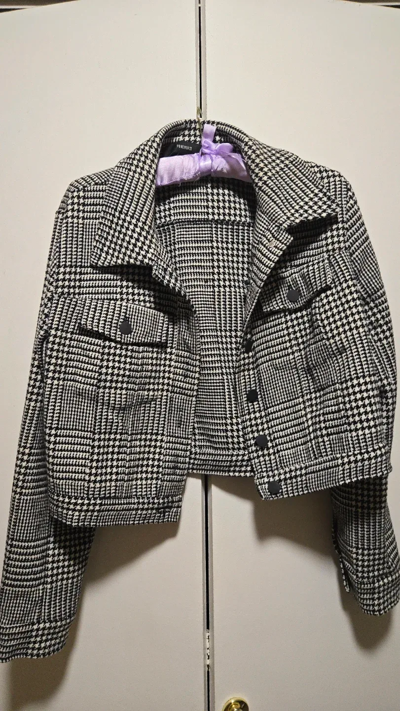 Forever 21 Houndstooth Cropped Jacket