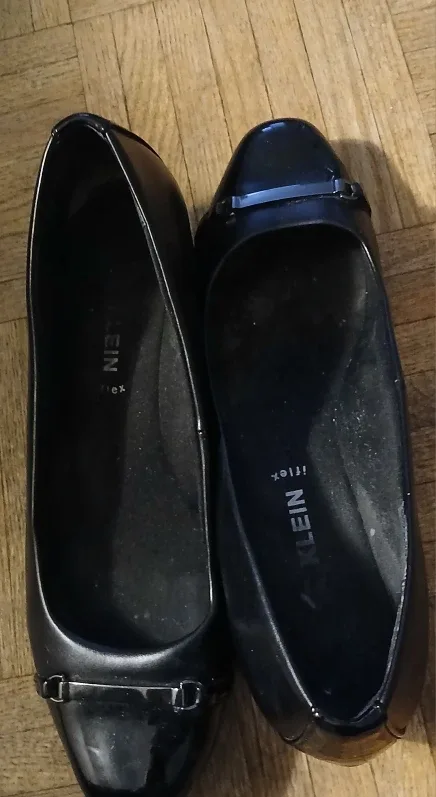 Anne Klein iflex Black Flats Size 8