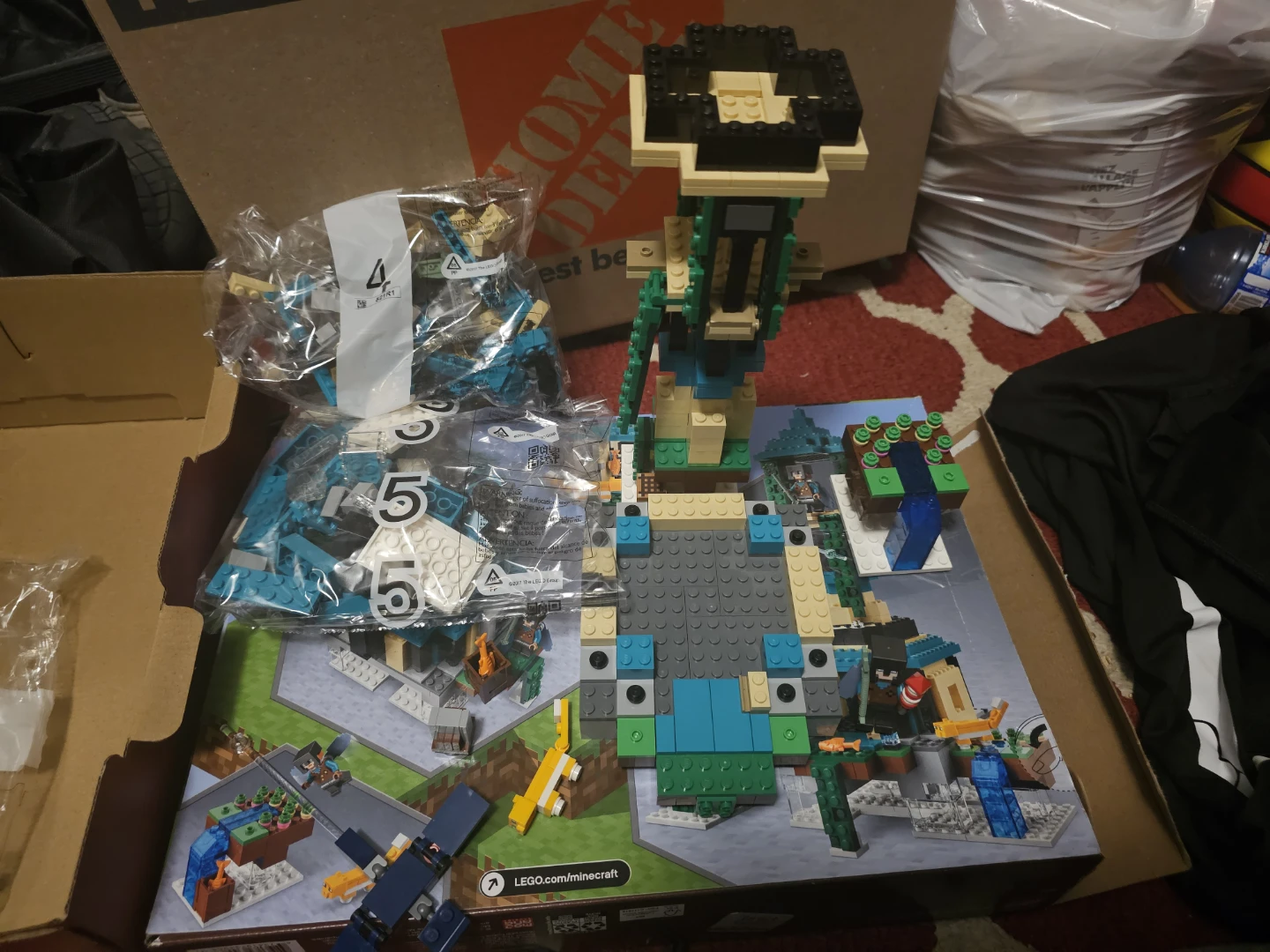 discontinued lego Minecraft 21173 The Sky Tower (565 Pieces) - photo 2