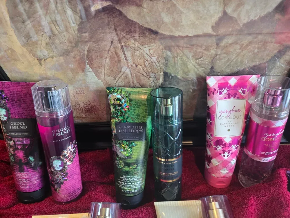 Bath & Body Works Lot: Body Cream & Fine Fragrance Mist image indicator(6)