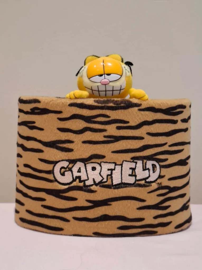Garfield box