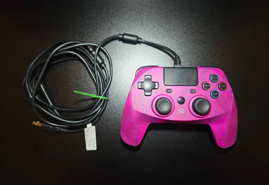 Snakebyte Gamepad 4 S – Wired – Great Condition – PS4 Compatible