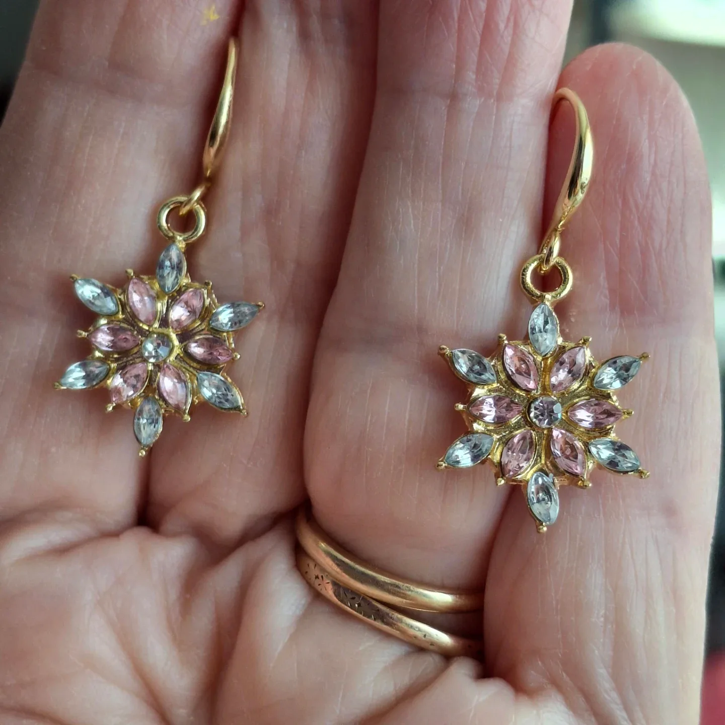 Snowflake rhinestone Earrings thumbnail