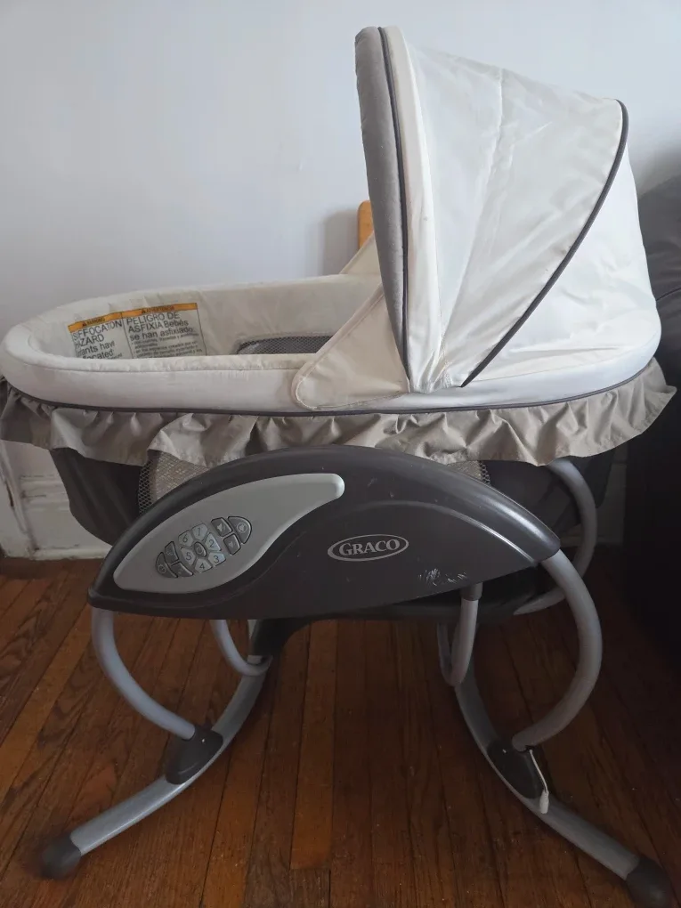 Graco Baby Soother Bassinet