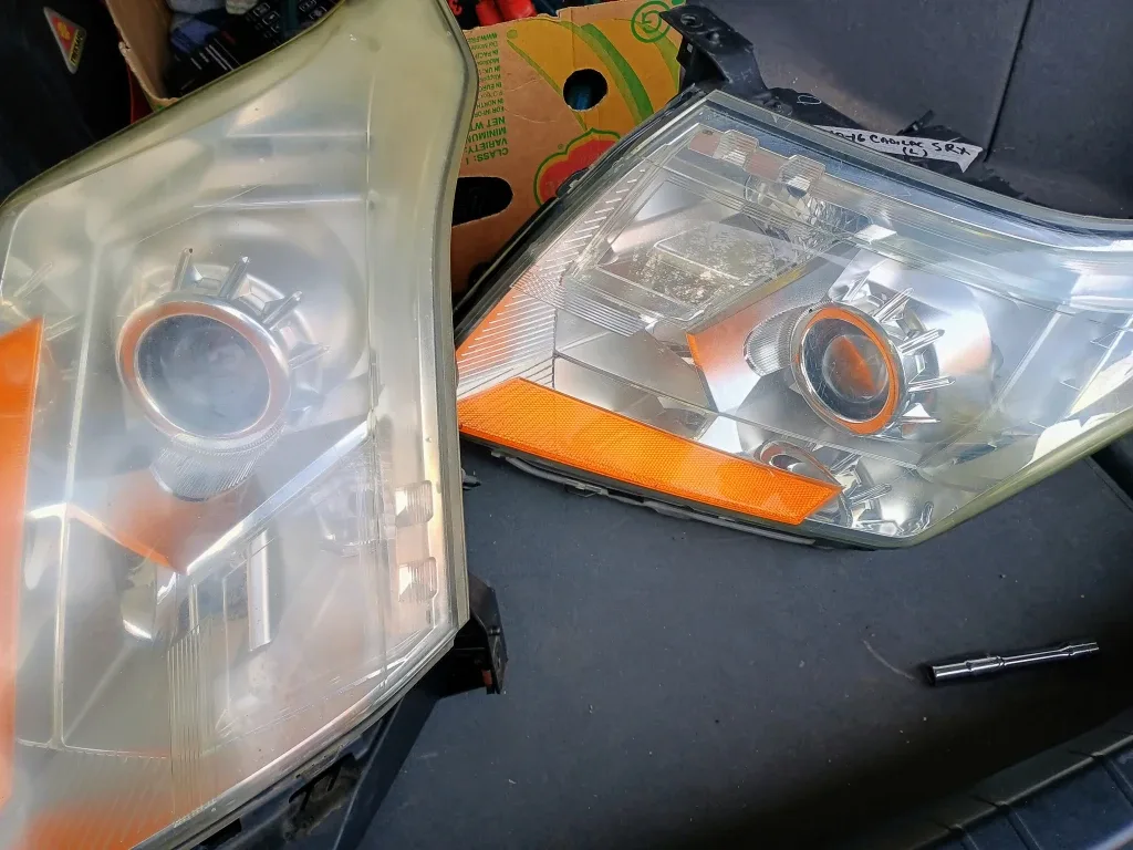 Cadillac SRX Headlight Assembly