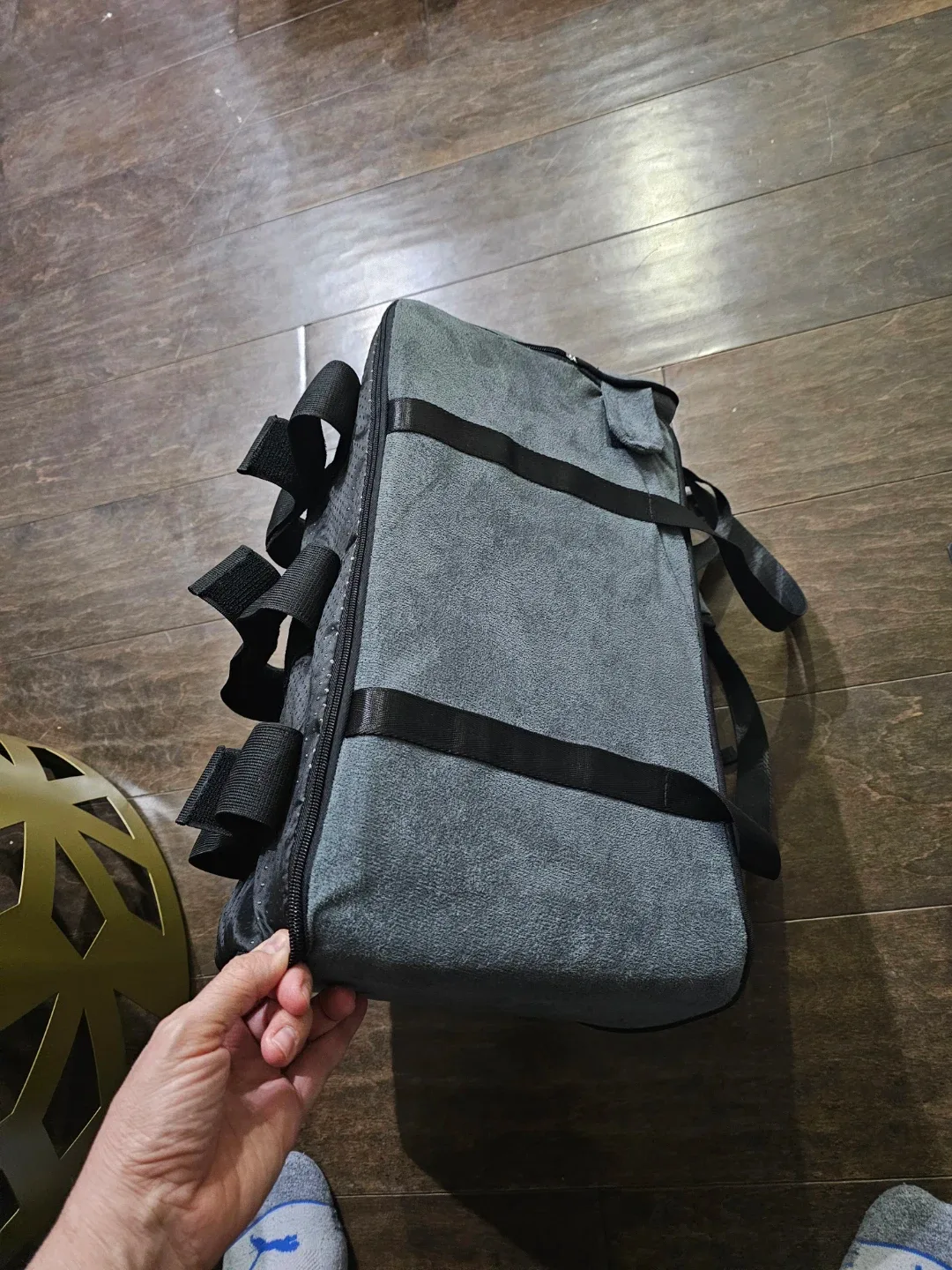 car seat (center console) for a small dog/cat. image indicator(7)