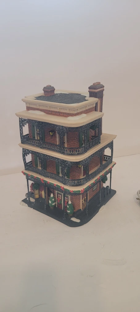 Department 56 French Quarter Corner Building