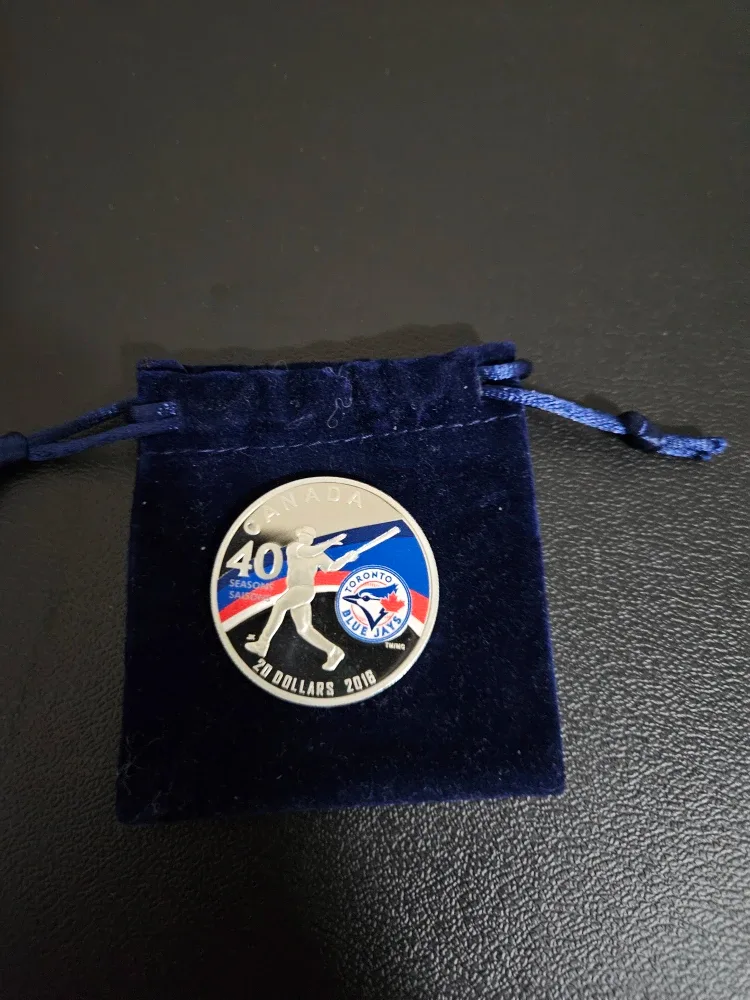 Canadian Silver Coins - Various Years image indicator(7)