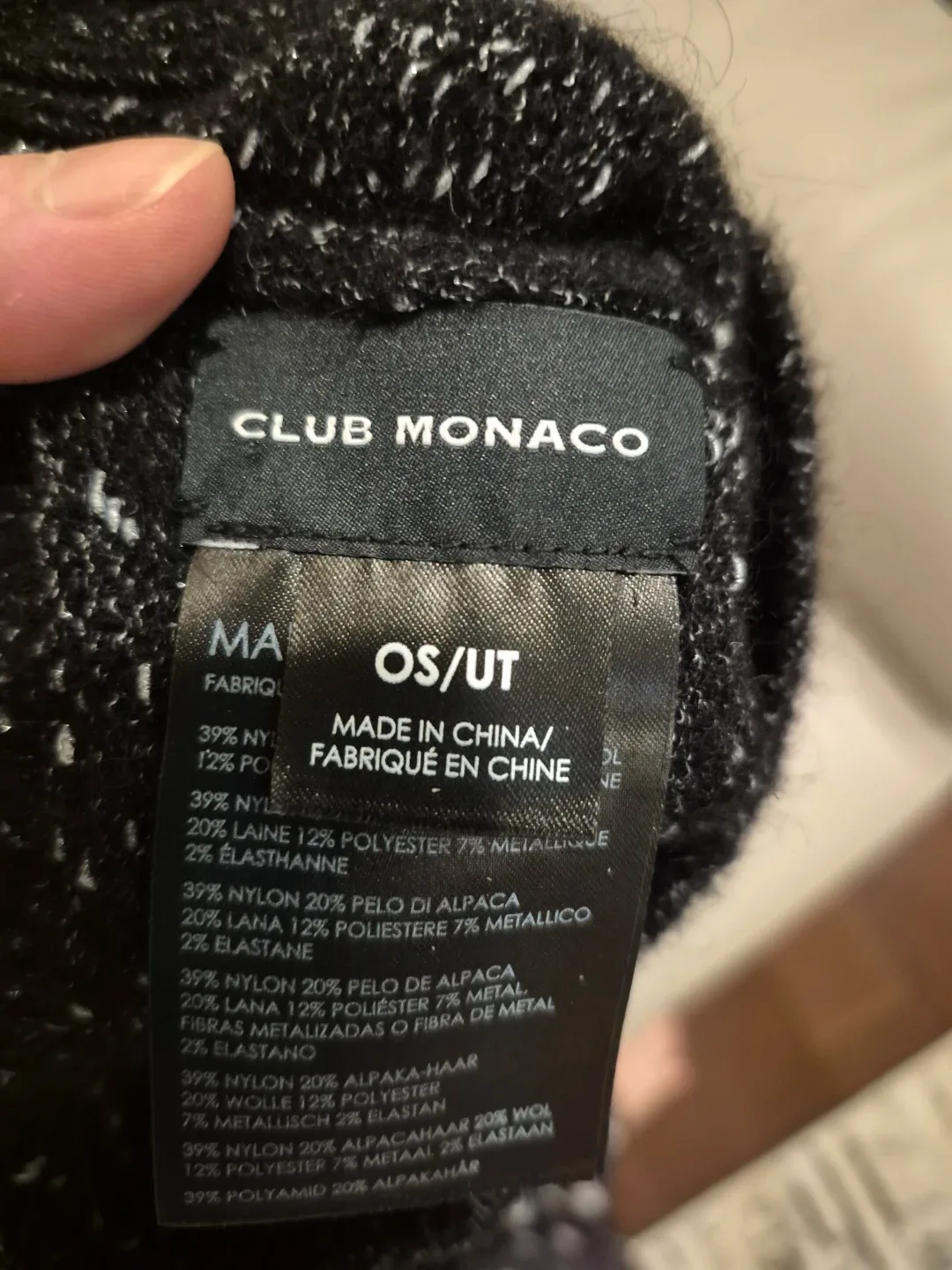 Club Monaco Black Beanie image indicator(3)