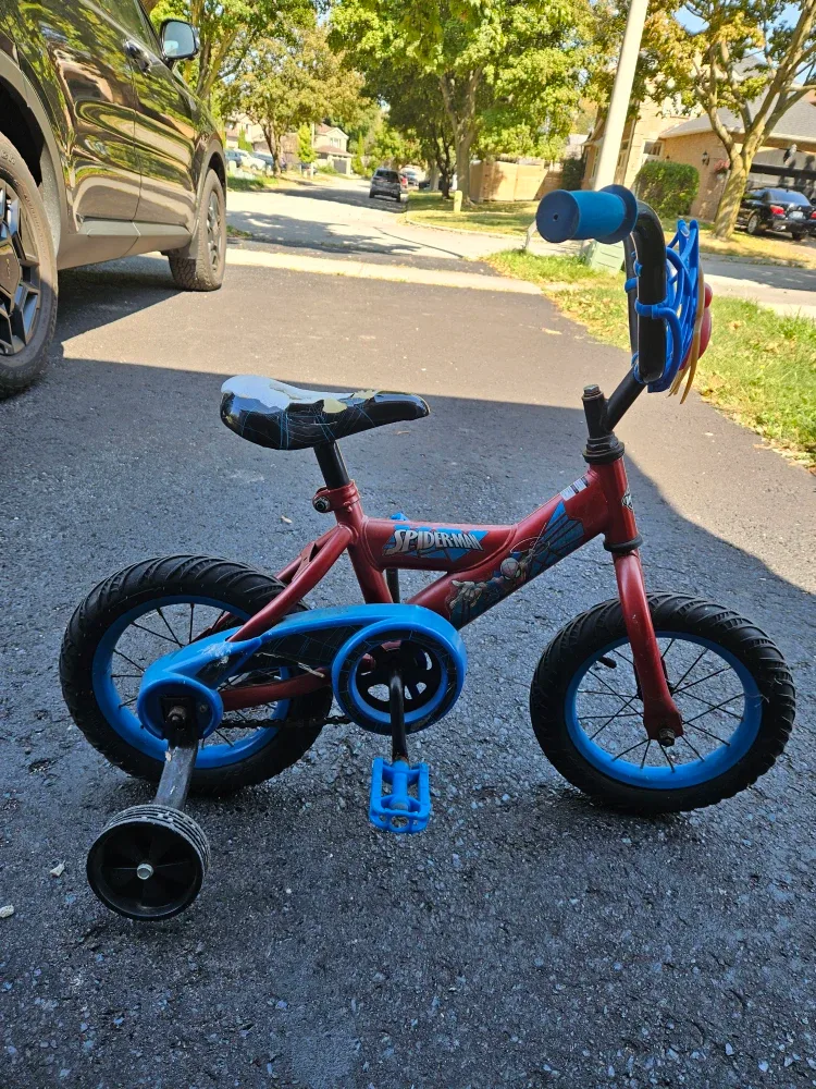Spider-Man Kids' Bike - Great Condition! image indicator(3)