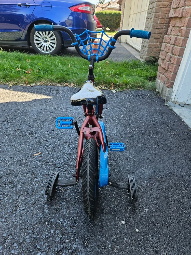 Spider-Man Kids' Bike - Great Condition! image indicator(4)