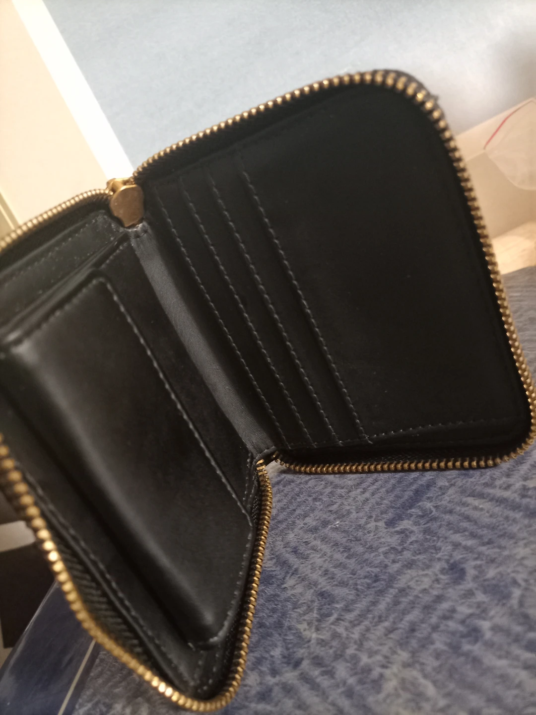 GUESS Small Quilted Zip-Around Wallet - photo 2