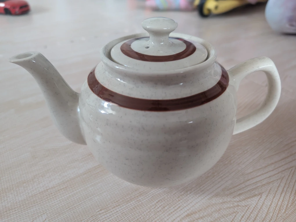 Ceramic Teapot - Brown & Cream