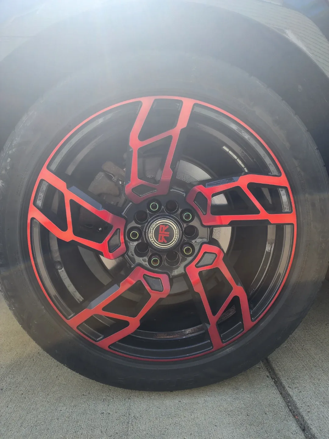 RR Wheels - Red & Black - 225/50ZR18