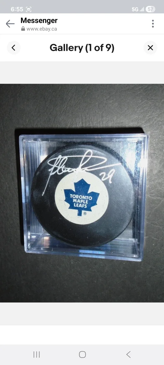 Signed Toronto Maple Leafs Hockey Puck, Felix Potvin image indicator(2)