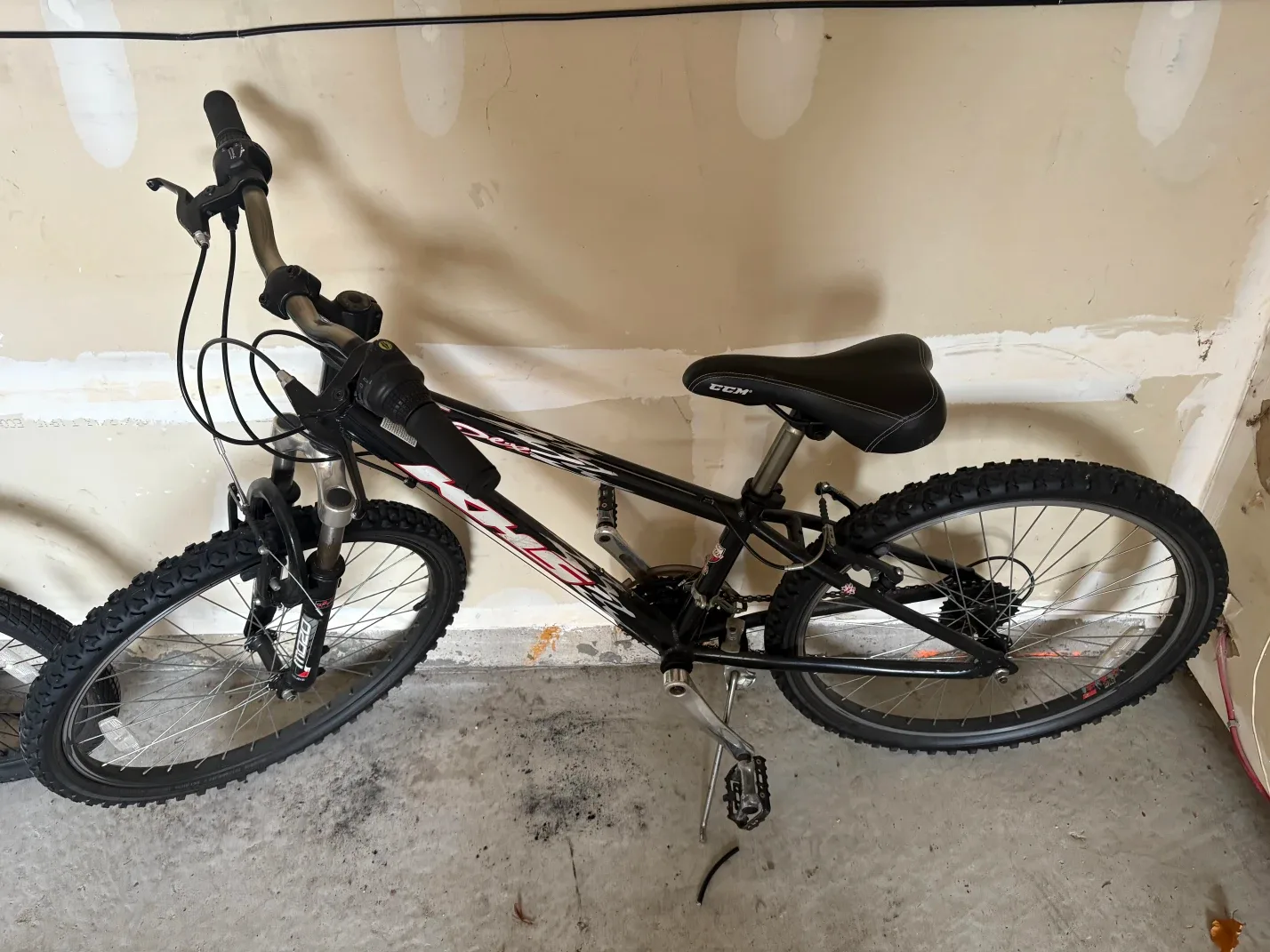 CCM Mountain Bike with Shimano SIS image indicator(2)