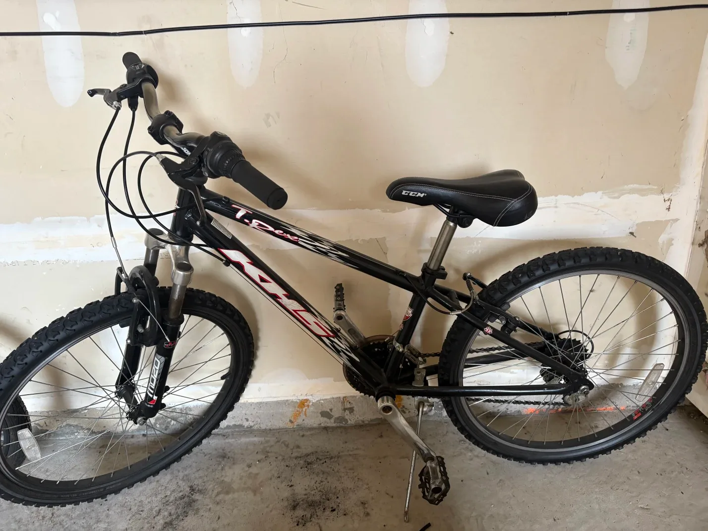 CCM Mountain Bike with Shimano SIS image indicator(3)