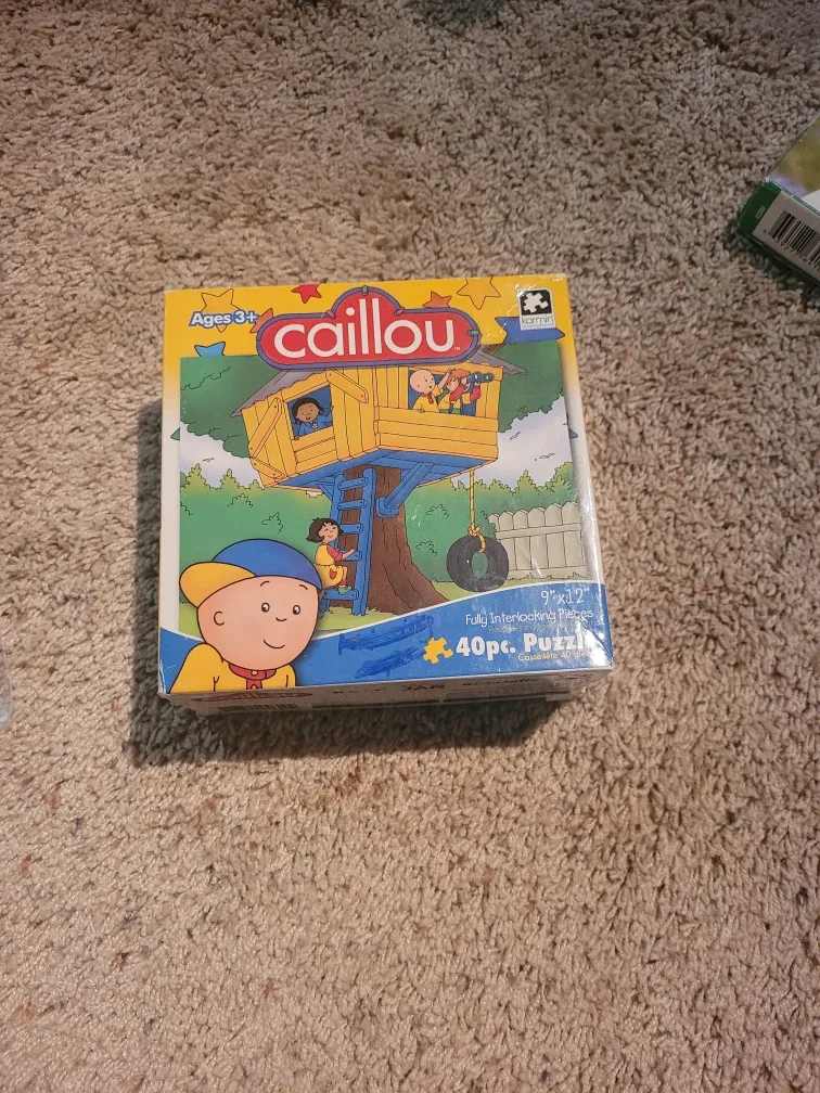 Assorted Kids Puzzles: Caillou, Disney Princess, Toopy&Binoo image indicator(2)