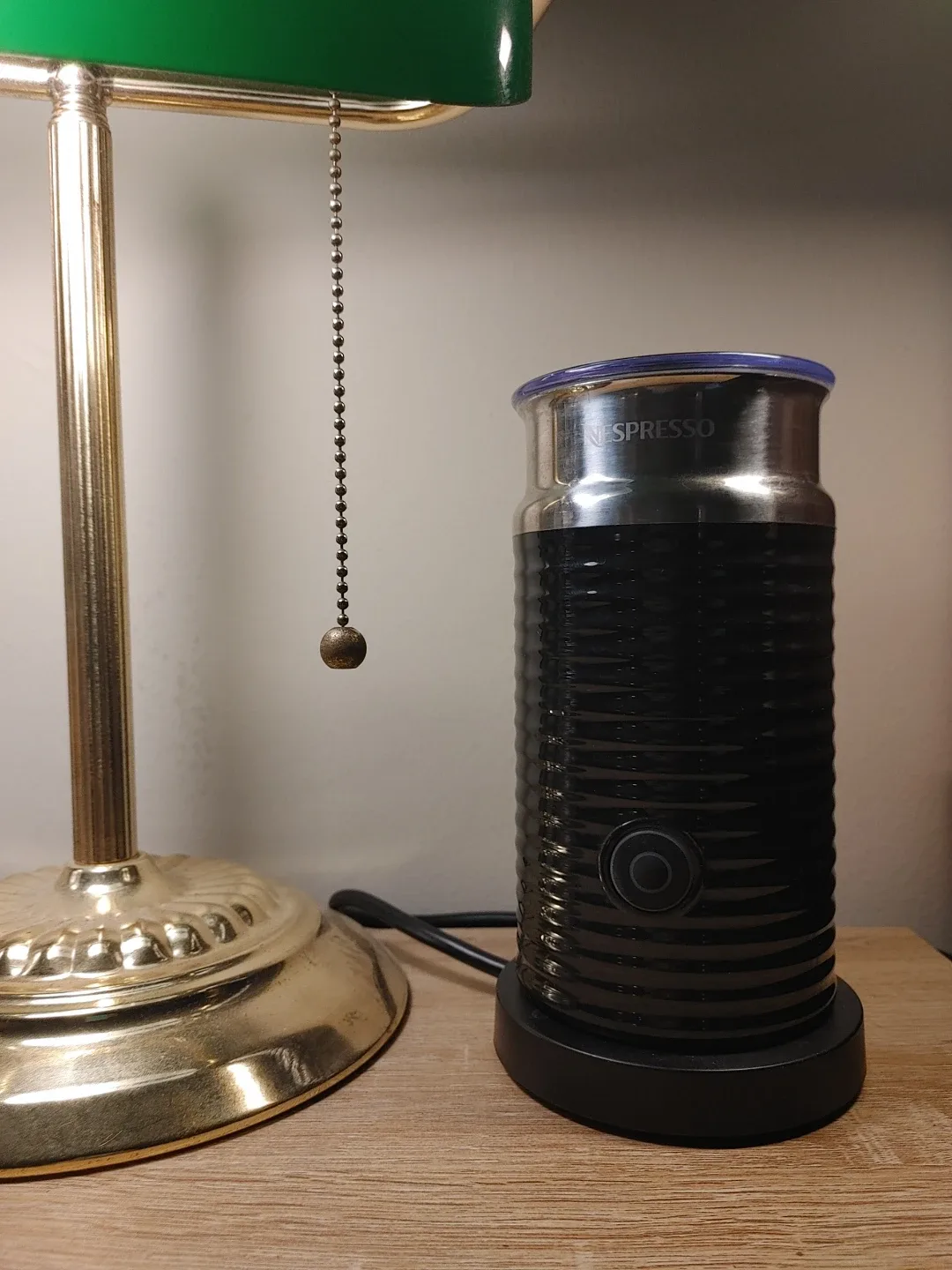 Nespresso Aeroccino Milk Frother - Black image indicator(2)