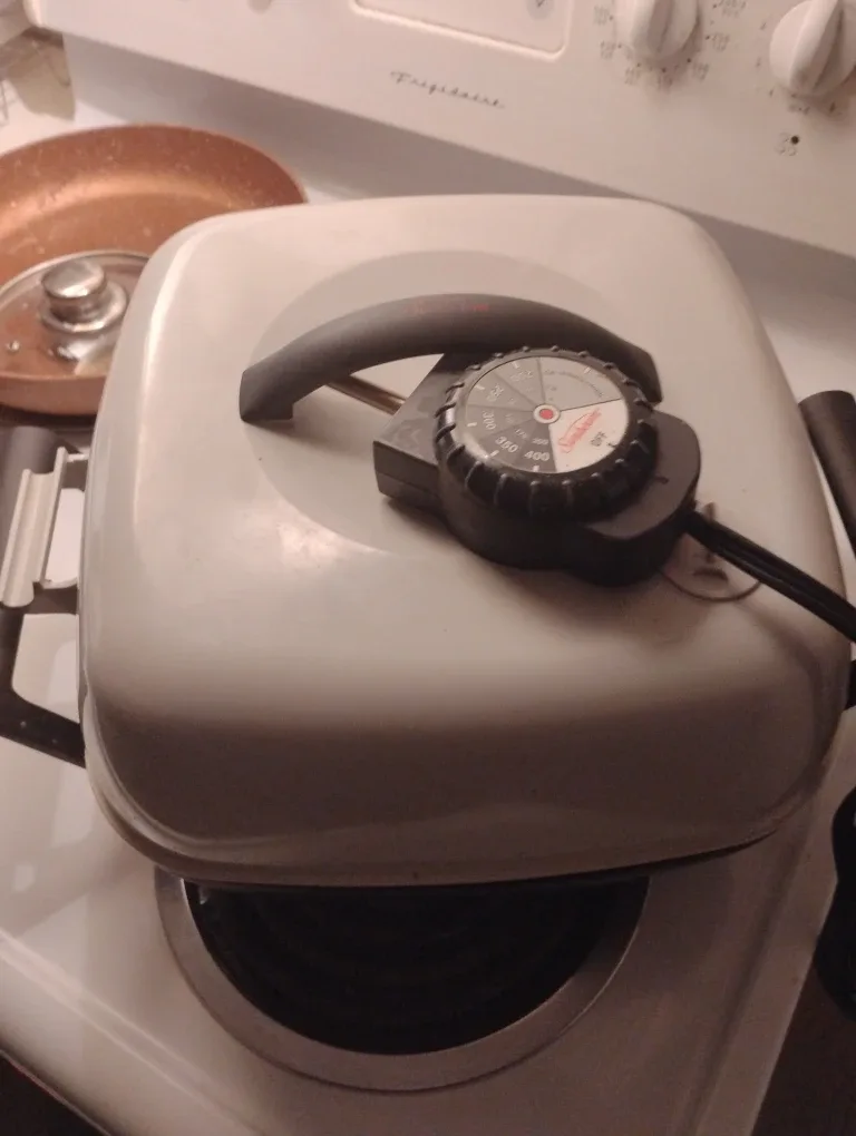 Vintage Sunbeam Electric Frypan - Retro Kitchen!