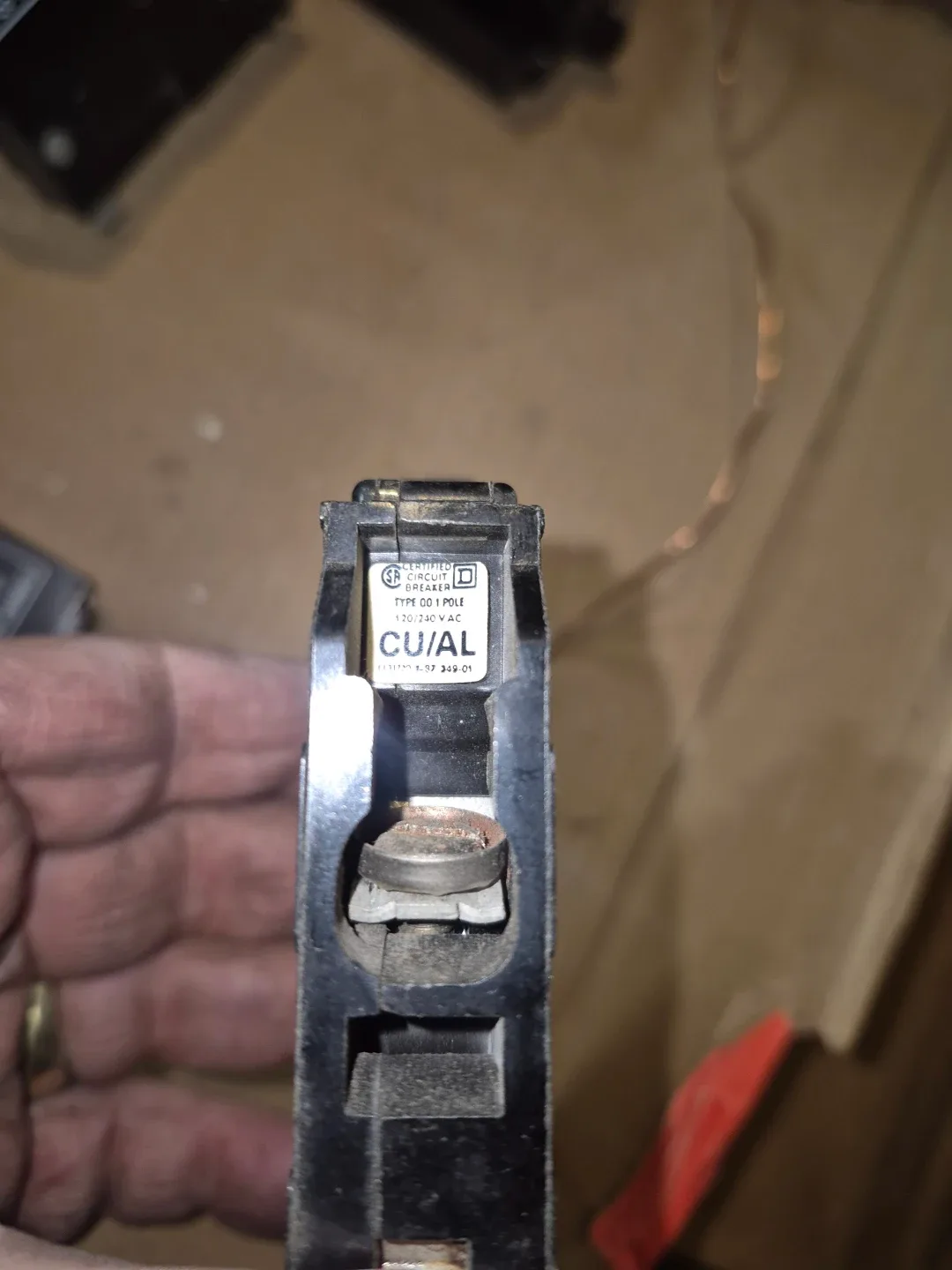 Square D 15A QO 120/240V Circuit Breakers image indicator(2)