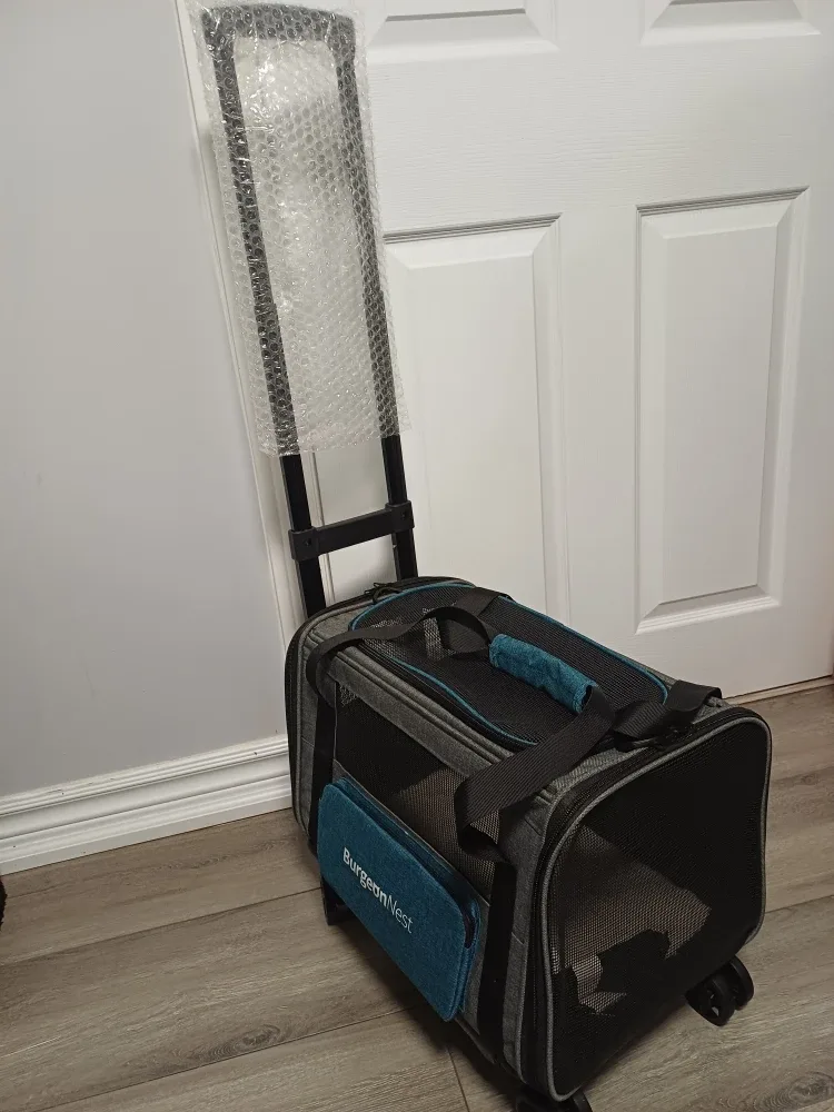 BurgeonNest Rolling Pet Carrier - Brand New! image indicator(10)