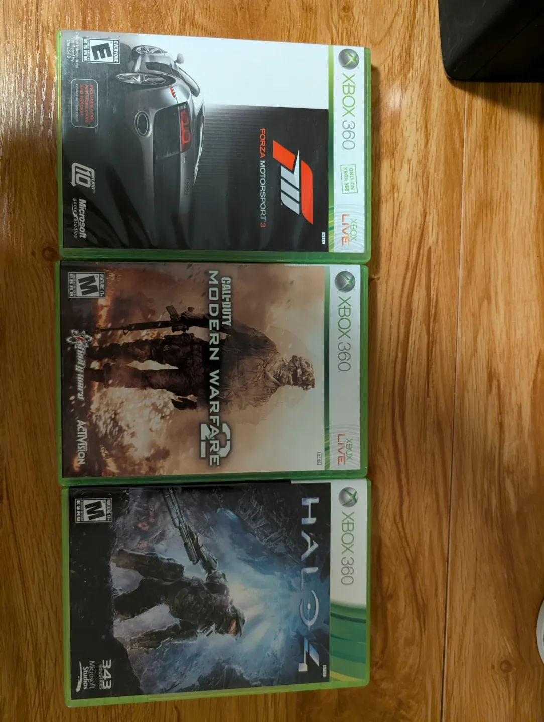 Xbox 360 Console with Games and Controller image indicator(3)