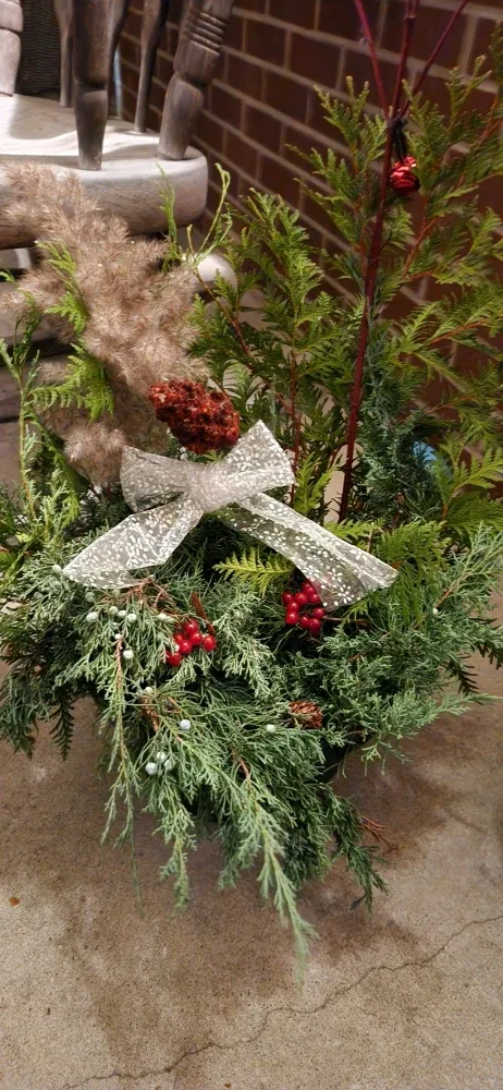 Outdoor Winter Planter image indicator(10)