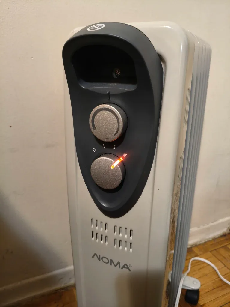 NOMA 6-fin Oil Filled Radiator Heater image indicator(2)