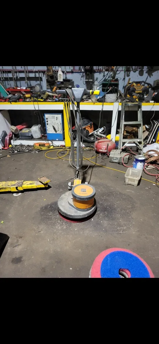 Floor polisher/scrubber Working conditions good image indicator(3)