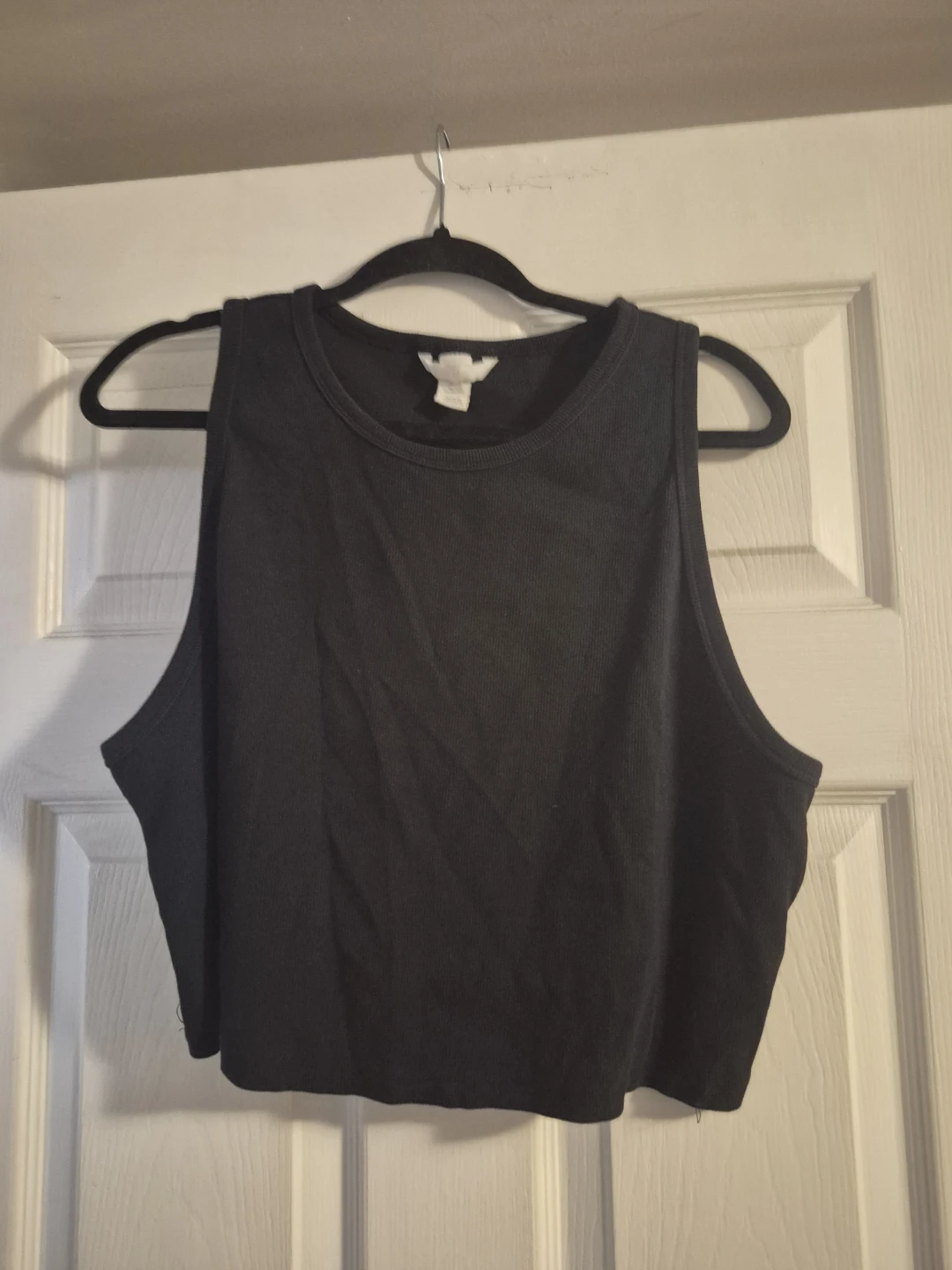 H&M Black Ribbed Cropped Tank Top - XXL