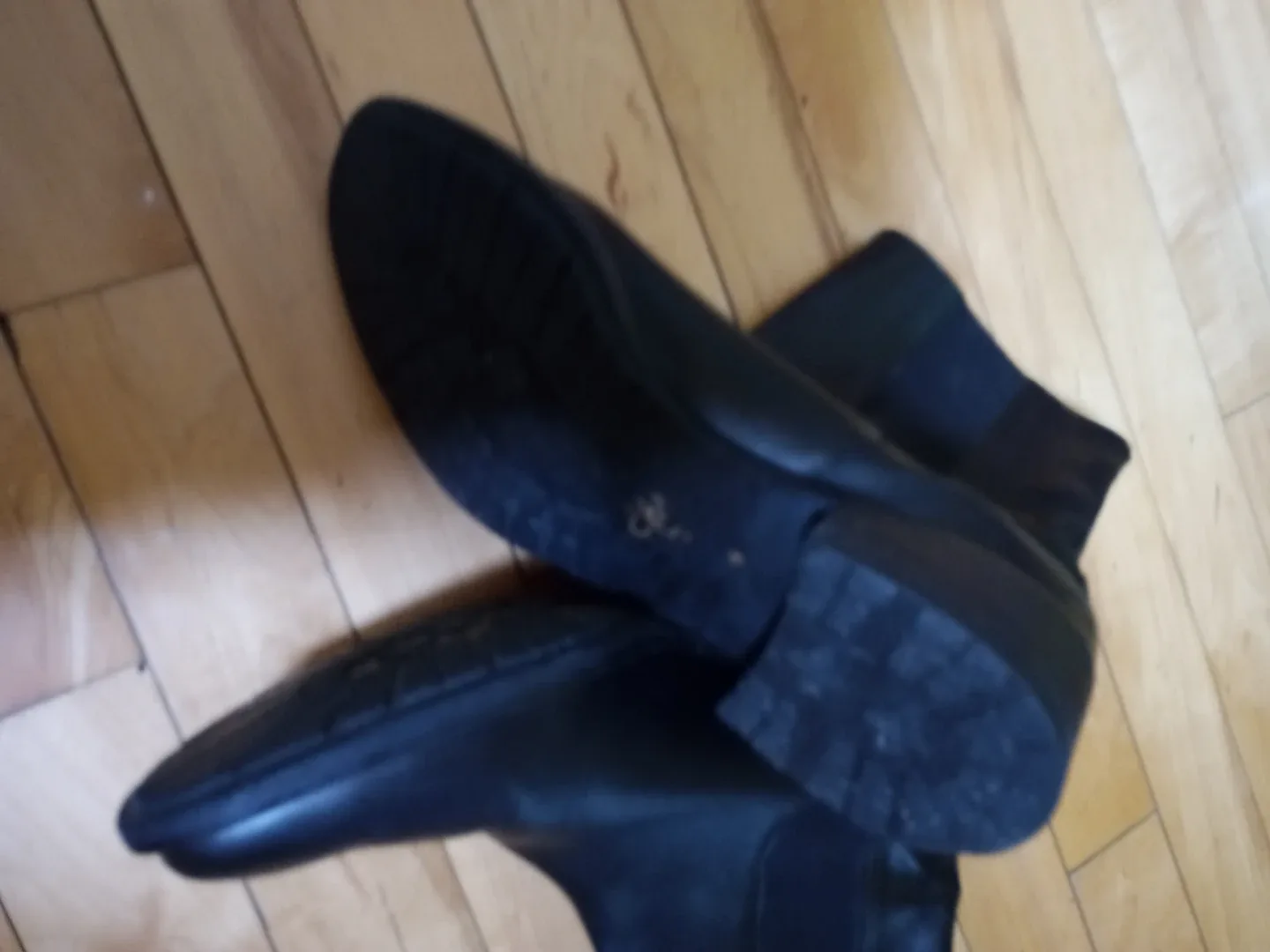 Ladies Black Leather Ankle Boots size 9 image indicator(6)